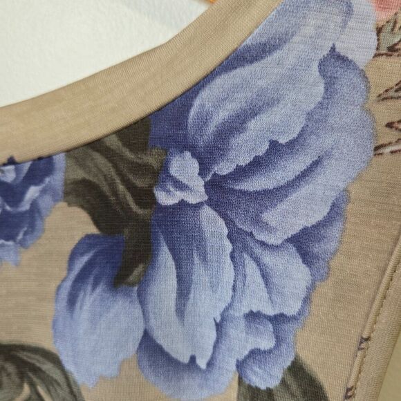 EUC EGS FLORAL TANK TOP SOFT AND FLOWY SIZE MEDIUM - Picture 10 of 16